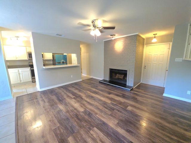 1308 Memory Lane 5111, Arlington, TX 76011