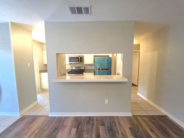 1308 Memory Lane 5111, Arlington, TX 76011
