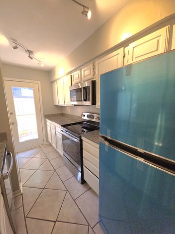 1308 Memory Lane 5111, Arlington, TX 76011