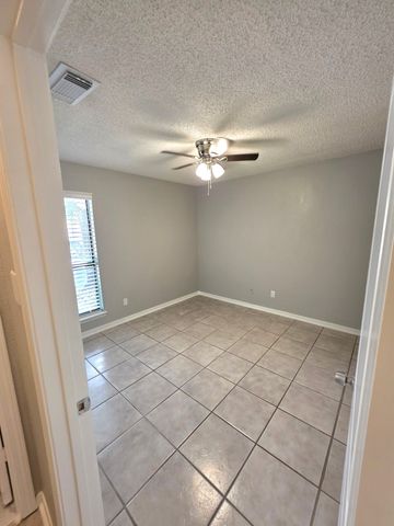 1308 Memory Lane 5111, Arlington, TX 76011