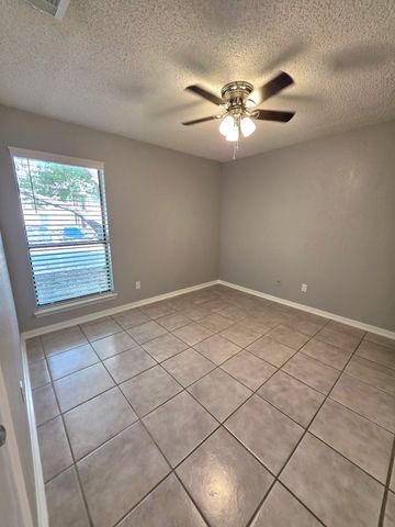 1308 Memory Lane 5111, Arlington, TX 76011