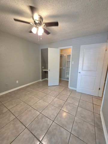 1308 Memory Lane 5111, Arlington, TX 76011