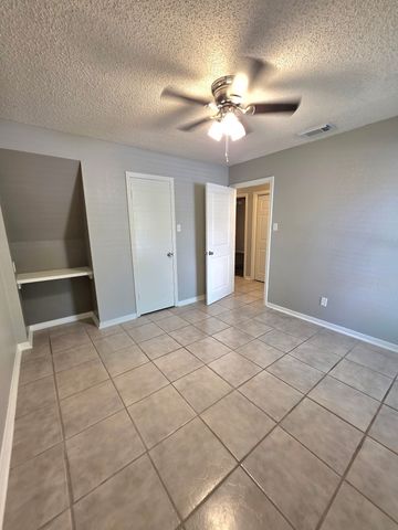 1308 Memory Lane 5111, Arlington, TX 76011