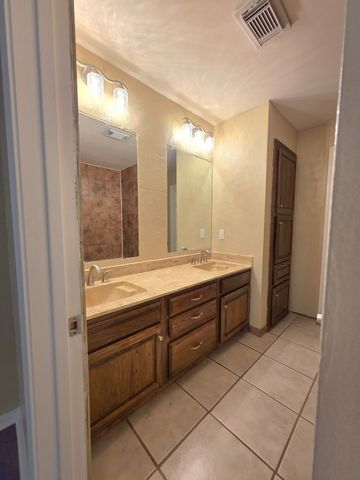 1308 Memory Lane 5111, Arlington, TX 76011