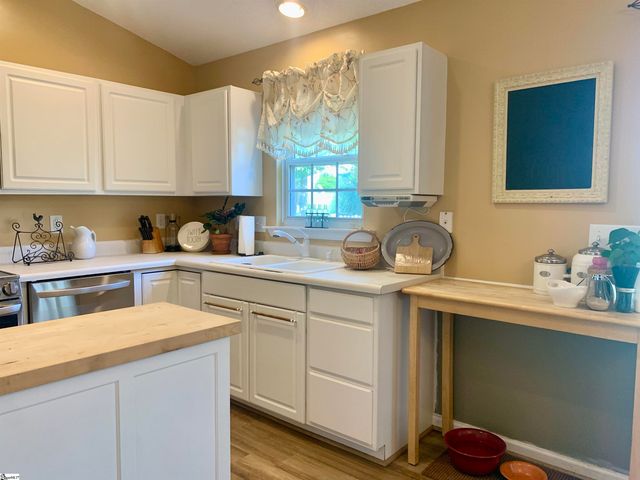 785 Thornbird Circle, Boiling Springs, SC 29316