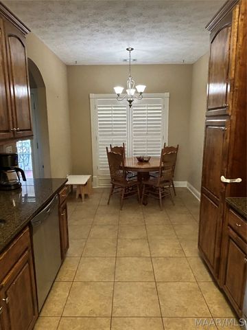 110 WRIGHTSBURG Circle, Wetumpka, AL 36093