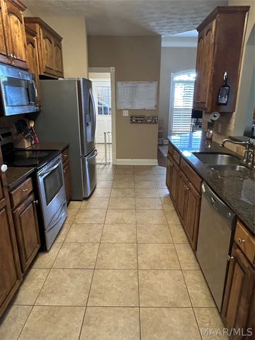 110 WRIGHTSBURG Circle, Wetumpka, AL 36093