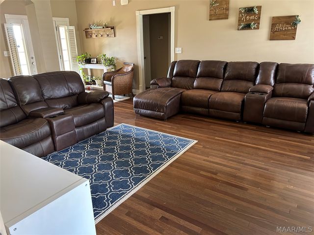 110 WRIGHTSBURG Circle, Wetumpka, AL 36093