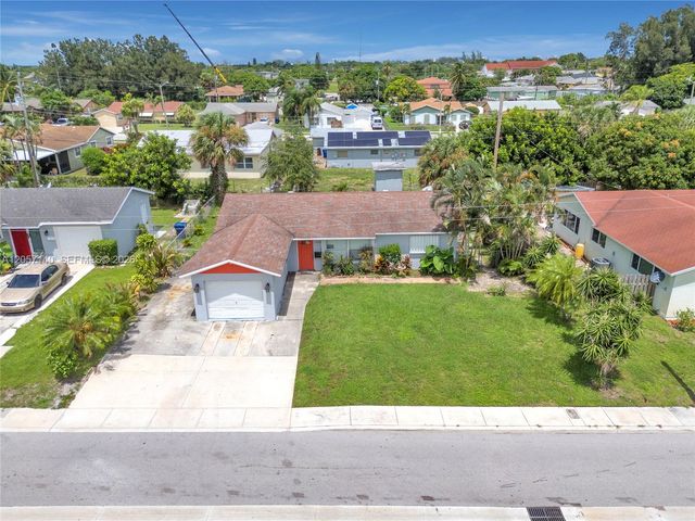 1320 W 26th Ct, Riviera Beach, FL 33404