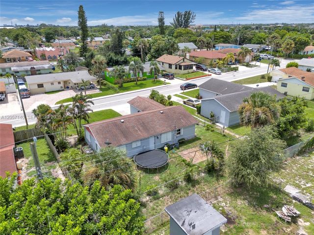 1320 W 26th Ct, Riviera Beach, FL 33404