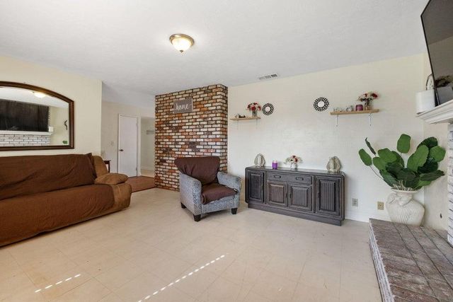 3312 W Cutler Avenue, Visalia, CA 93277