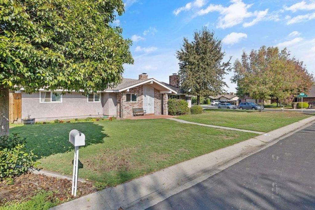 3312 W Cutler Avenue, Visalia, CA 93277