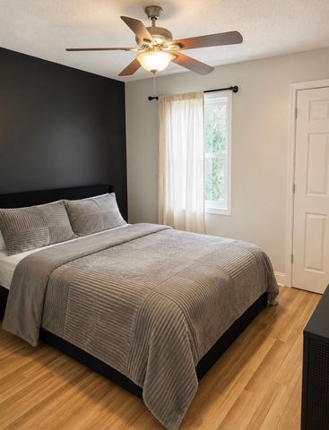 211 Congress Apt B, Charleston, SC 29403