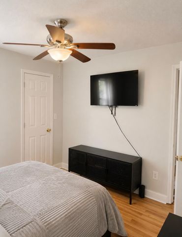 211 Congress Apt B, Charleston, SC 29403