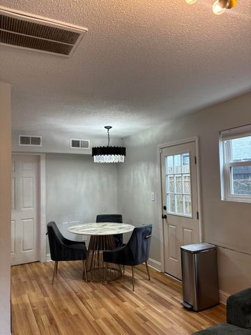 211 Congress Apt B, Charleston, SC 29403
