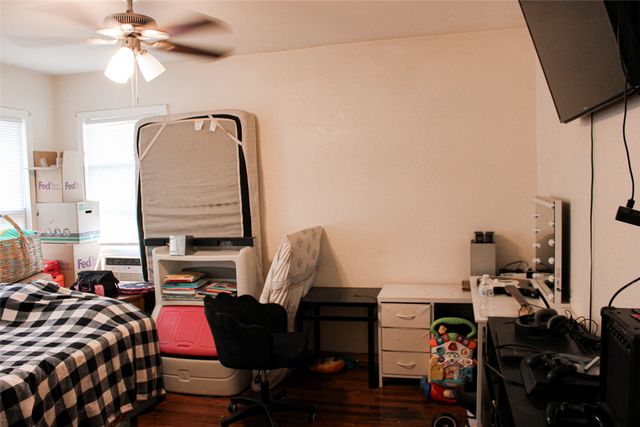 110 N Cherry Lane, Granbury, TX 76048
