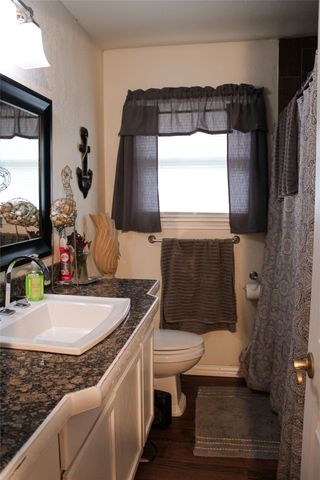 110 N Cherry Lane, Granbury, TX 76048