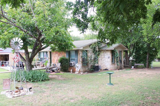 110 N Cherry Lane, Granbury, TX 76048