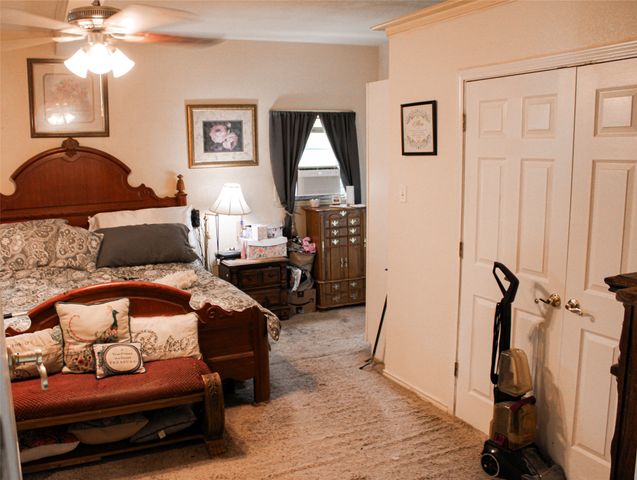 110 N Cherry Lane, Granbury, TX 76048