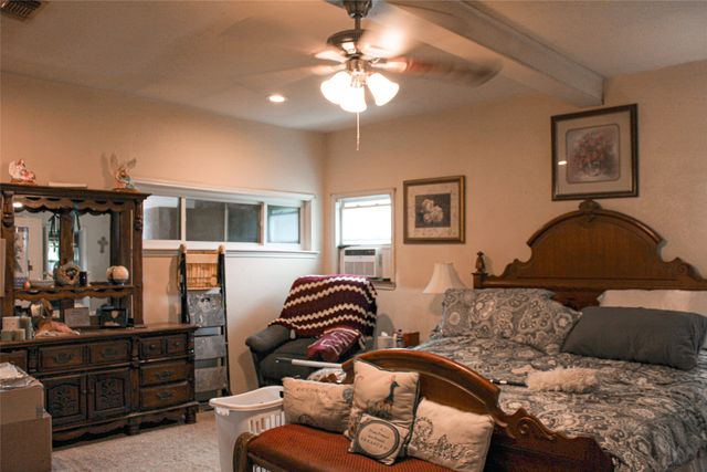 110 N Cherry Lane, Granbury, TX 76048