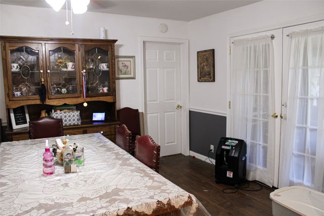 110 N Cherry Lane, Granbury, TX 76048