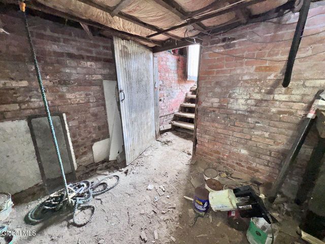 41 Ford Avenue, Troy, NY 12180