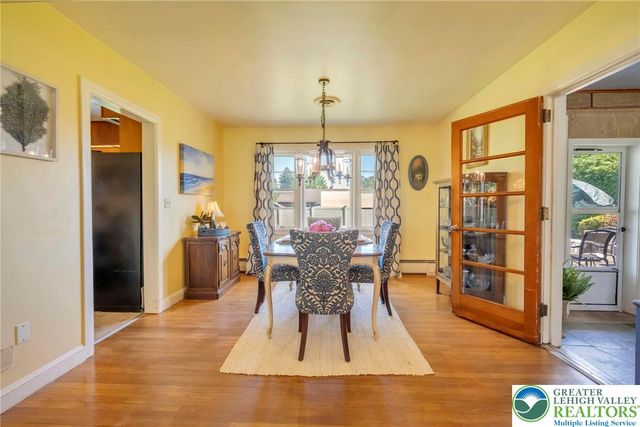 13 Ridgewood Road, Easton, PA 18045