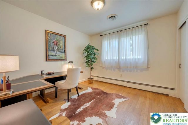13 Ridgewood Road, Easton, PA 18045