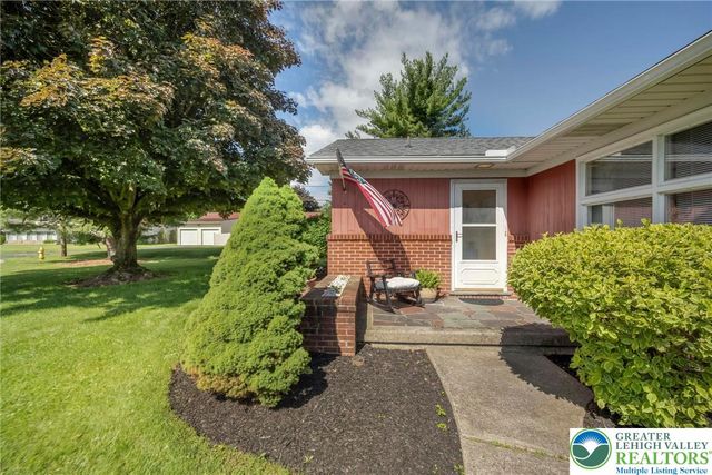 13 Ridgewood Road, Easton, PA 18045