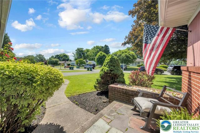 13 Ridgewood Road, Easton, PA 18045