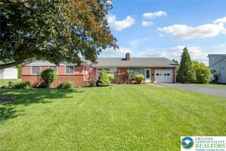 13 Ridgewood Road, Easton, PA 18045