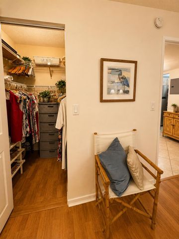 5680 SW 3rd Place 106, Margate, FL 33068