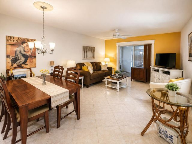 5680 SW 3rd Place 106, Margate, FL 33068