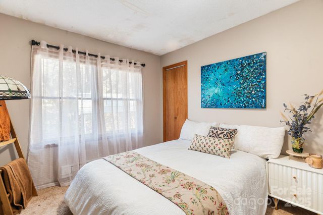 14 Sluder Branch Road, Candler, NC 28715