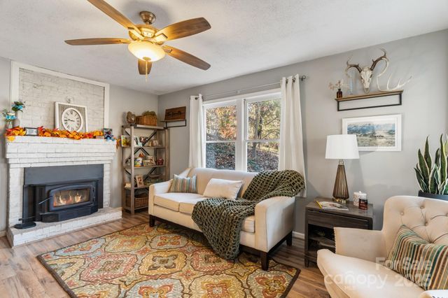 14 Sluder Branch Road, Candler, NC 28715