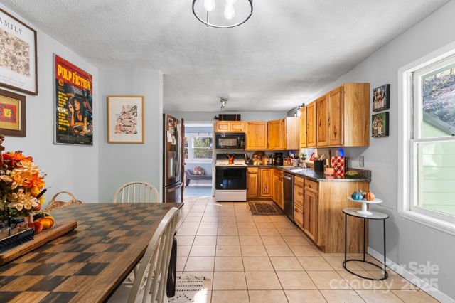 14 Sluder Branch Road, Candler, NC 28715