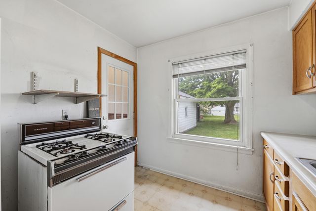 2009 Cambridge Drive, Kalamazoo, MI 49001