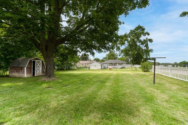 2009 Cambridge Drive, Kalamazoo, MI 49001