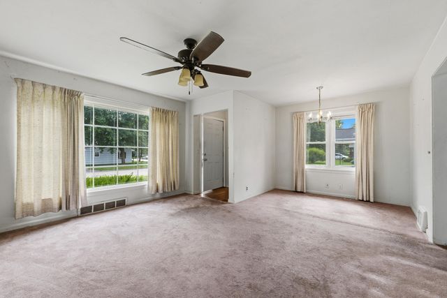 2009 Cambridge Drive, Kalamazoo, MI 49001