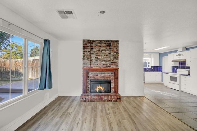 1837 Celeste Dr, Modesto, CA 95355