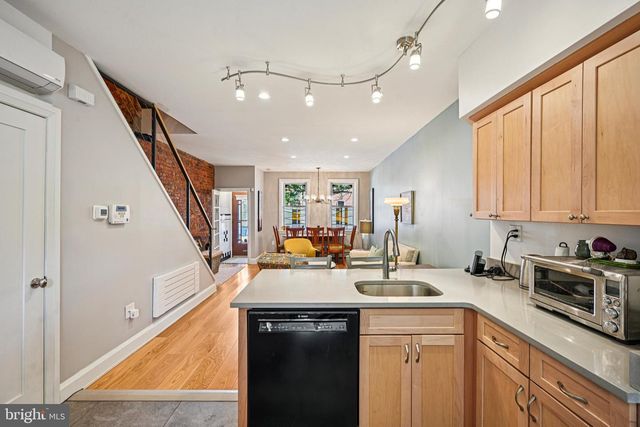 736 CARPENTER ST, Philadelphia, PA 19147