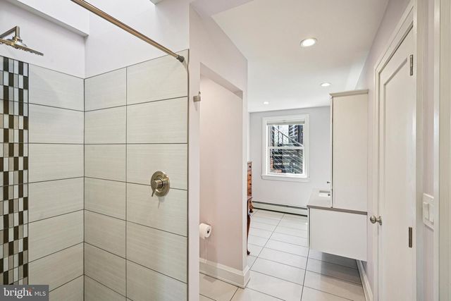 736 CARPENTER ST, Philadelphia, PA 19147