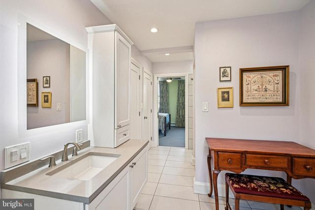 736 CARPENTER ST, Philadelphia, PA 19147