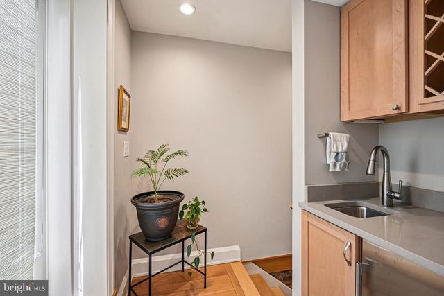 736 CARPENTER ST, Philadelphia, PA 19147