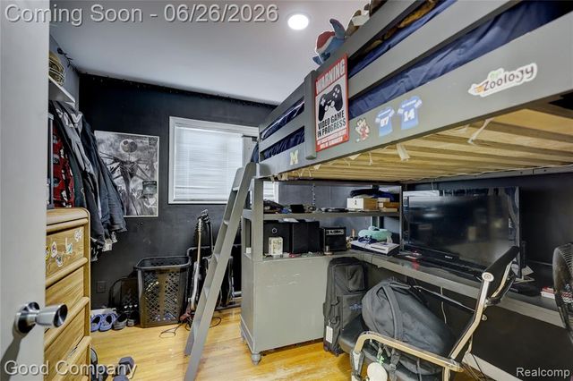 22626 Harmon Street, Saint Clair Shores, MI 48080