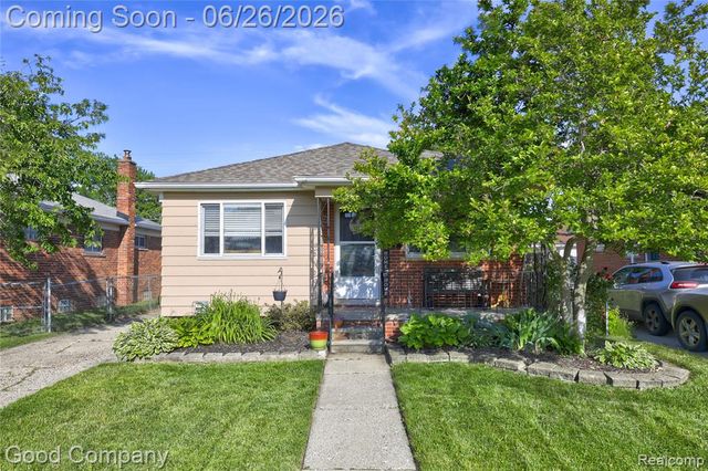 22626 Harmon Street, Saint Clair Shores, MI 48080