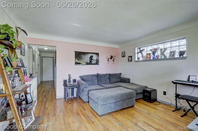 22626 Harmon Street, Saint Clair Shores, MI 48080