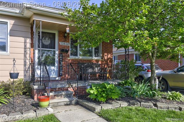 22626 Harmon Street, Saint Clair Shores, MI 48080
