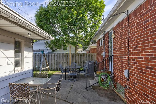 22626 Harmon Street, Saint Clair Shores, MI 48080