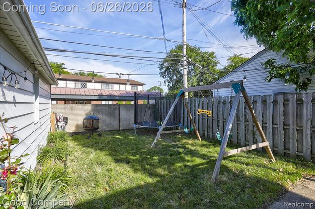 22626 Harmon Street, Saint Clair Shores, MI 48080